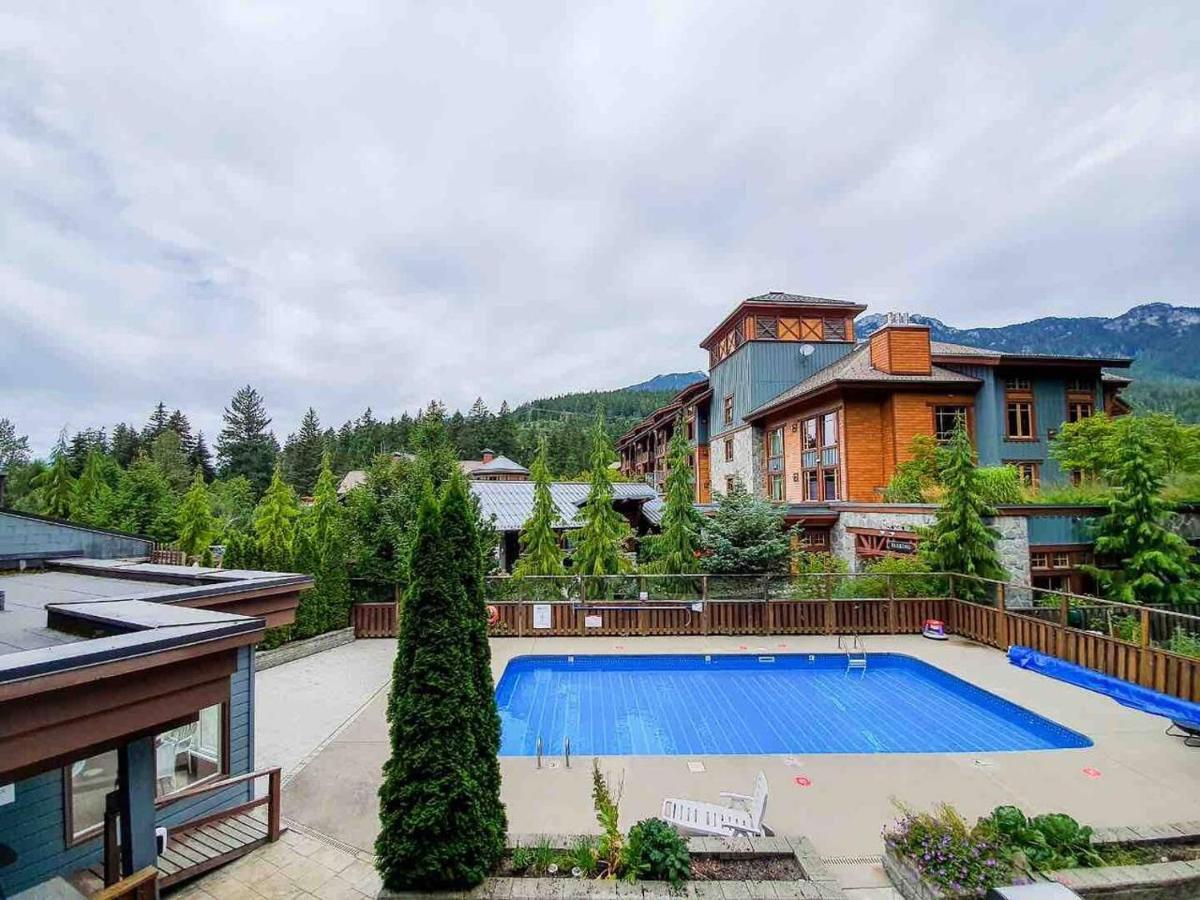 Updated Whistler Creek Studio With Parking Уистлер Экстерьер фото